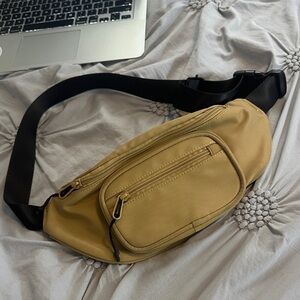 (ARITZIA) sidebag